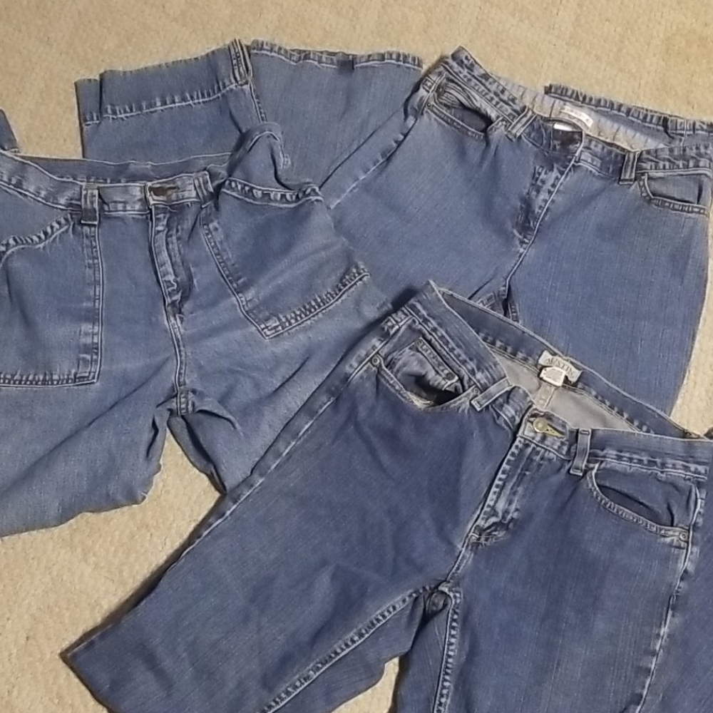 3 pairs of blue jeans